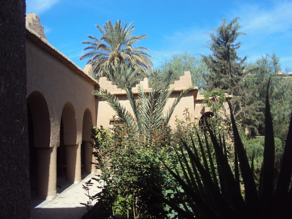 Dar Lorkam Bed & Breakfast Skoura Bagian luar foto